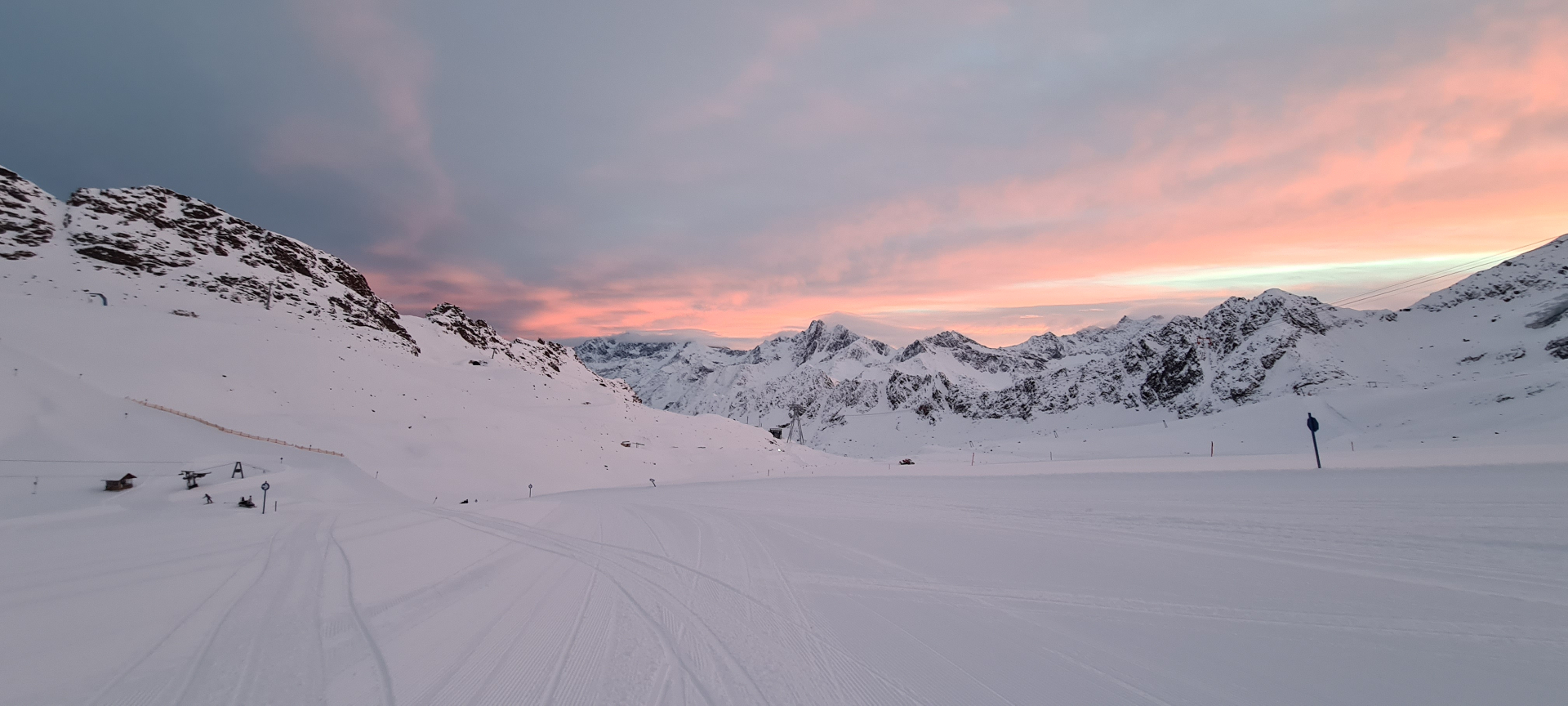 Stille Weite, warmes Morgenlicht